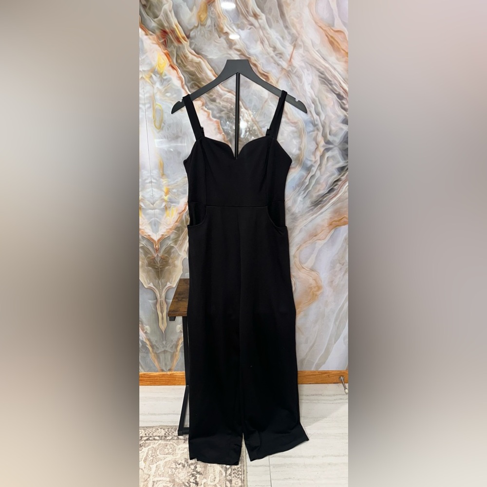 Elegant Black Sleeveless jumpsuit